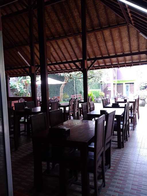 Saung Cibeureum 60 10