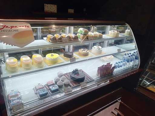 Holland Bakery Anyer Sirih 7