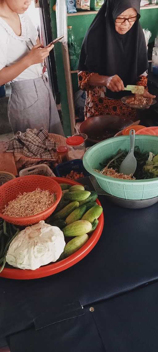 Warung Pecel & Karedok Umi 1