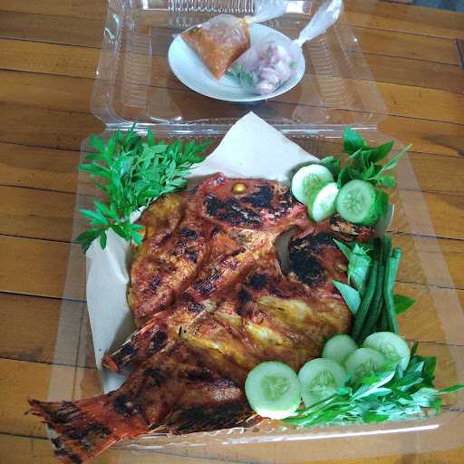 Rumah Makan Cemara 4