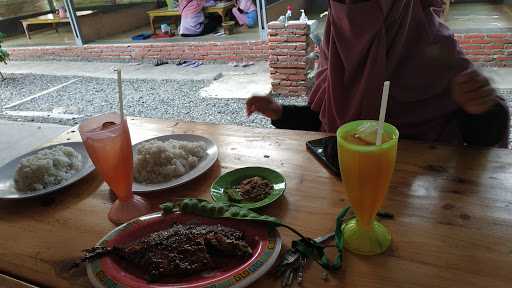 Saung Seafood Anyer 4