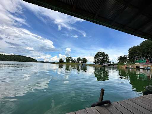 Penginapan Terapung Syifa 9