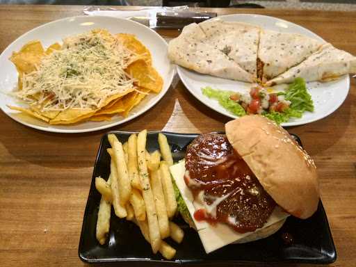 Hungrypedia Resto & Coffee 4