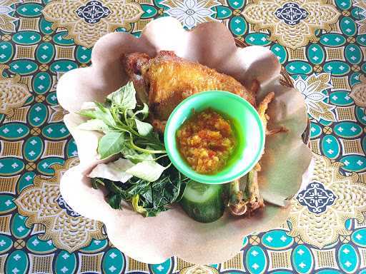 Ayam Goreng Kampung Bu Titik 1