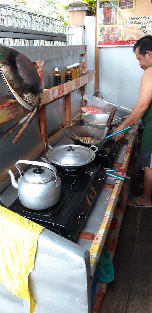 Warung Nasgor Mak Ndut Cemara 1