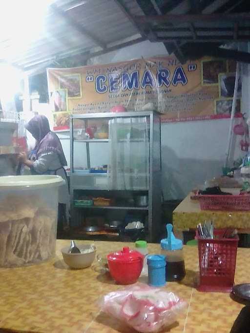 Warung Nasgor Mak Ndut Cemara 7