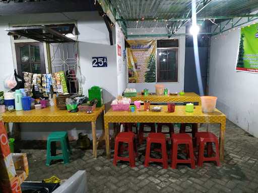 Warung Nasgor Mak Ndut Cemara 6