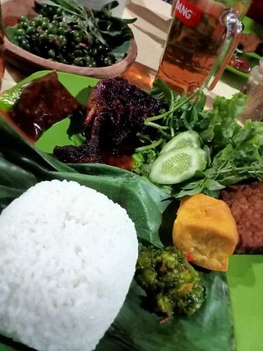 Warung Nasi Riung Gunung Sunda 2