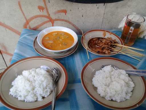 Sate & Gule Sapi Pak Uje 3