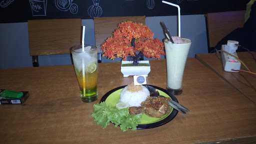 Run'S Caffe Demangsari 3