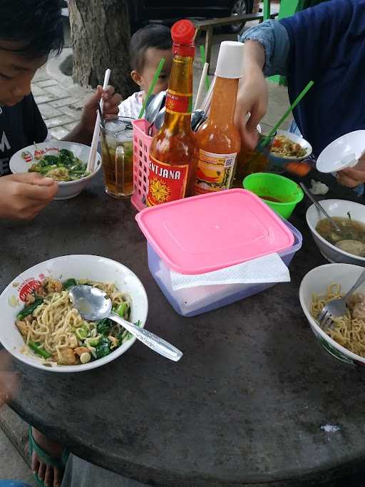 Mie Ayam Pinggir Kali 5