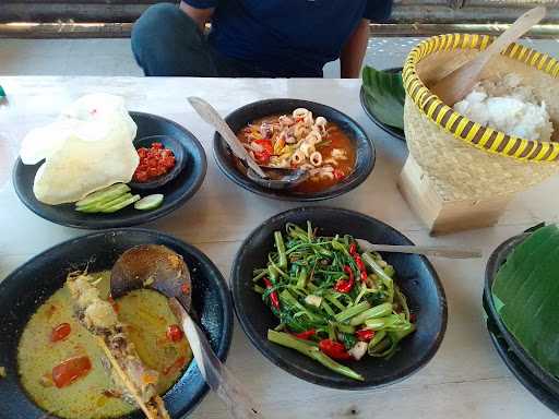 Rumah Makan Saung Kaprok 8