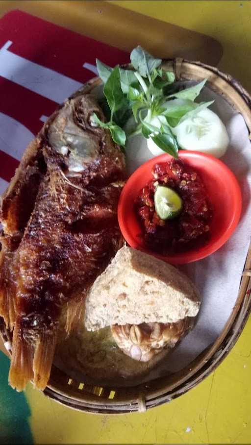 Warung Seafood Cempluk Logending 2