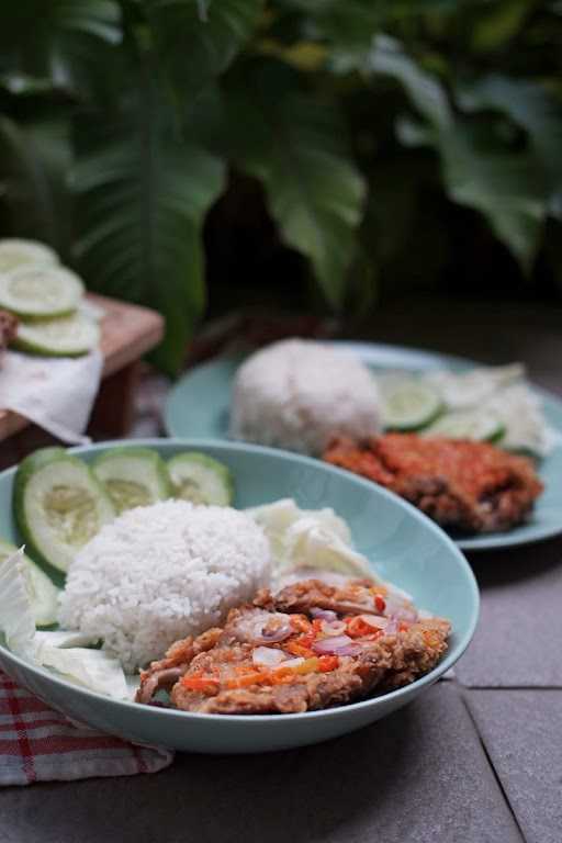 Bos Ayam Geprek Kopo 4