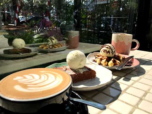 Popolo Coffee Sentul 4