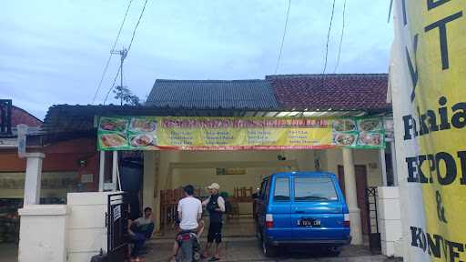 Rumah Makan Khas Sunda Doeloe 5