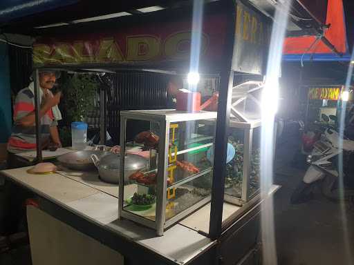 Seafood 11 Saudara 8