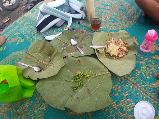 Warung Ponggol Hj. Mariyah Ulfa 5