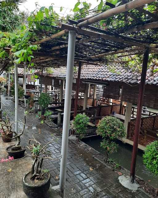 Balai Kambang Resto 7