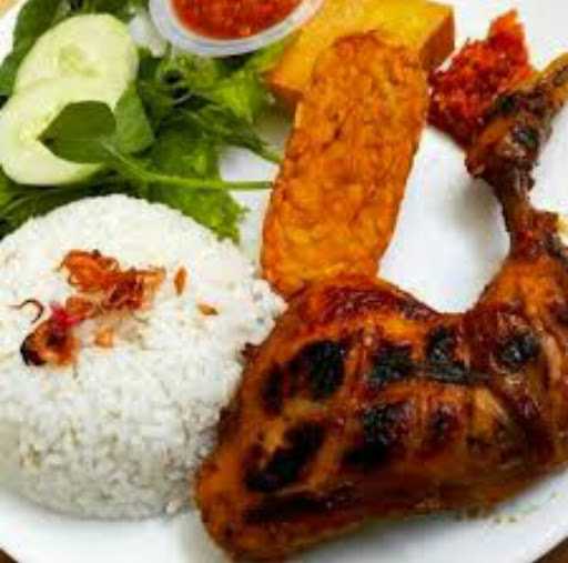 Rumah Makan Ayam Bakar Nusantara 3