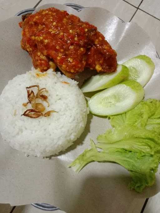 Warung Kedai Ayam Penyet Ibu Endang 3