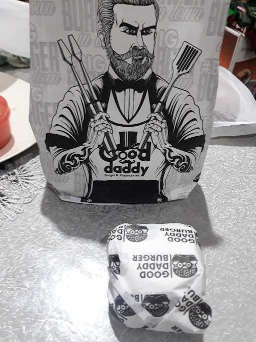 Good Daddy Burger Bandung 9