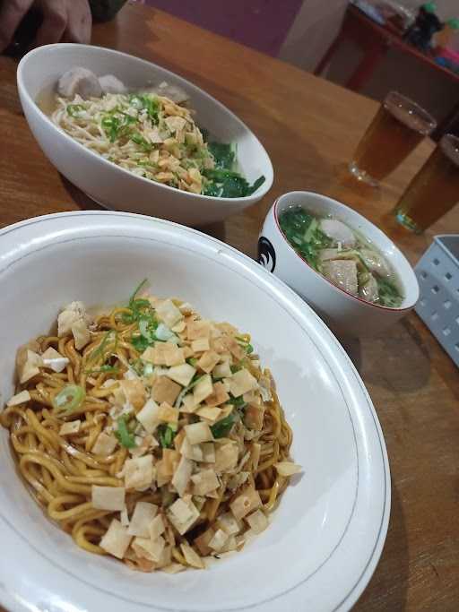 Mie Akup 2