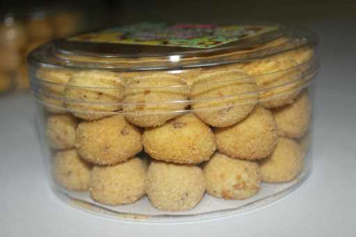 Nastar, Semprit, Sultana, Sagu Keju, Putri Salju, Kue Kering Balikpapan - Nerissa Cookies 2