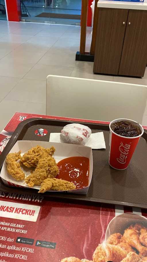 KFC - Bandara Sepinggan 10