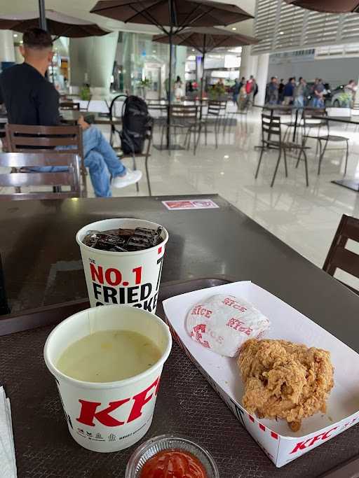 KFC - Bandara Sepinggan 7