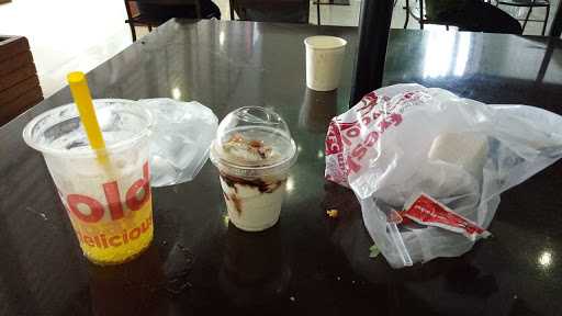 KFC - Bandara Sepinggan 8