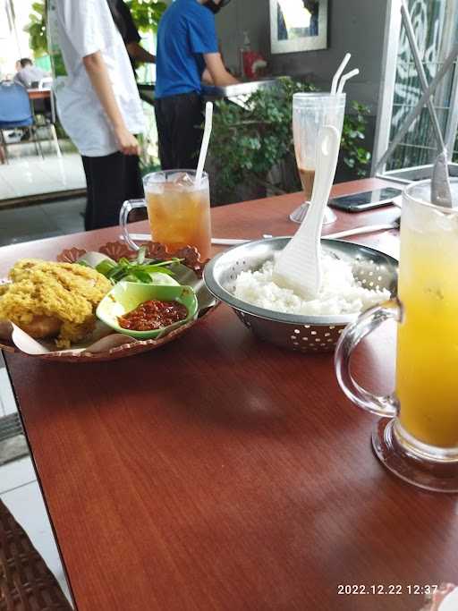 Warung Endang Joko Ayam Kremes 5