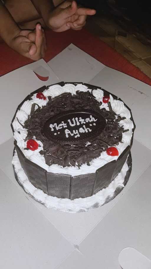 Ester Cake 1