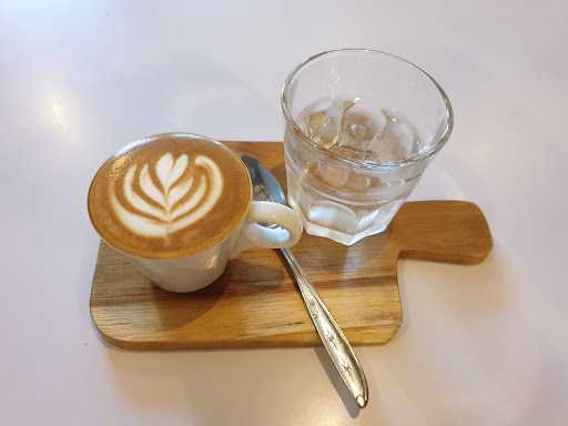 Etnica Coffee & Kitchen 10