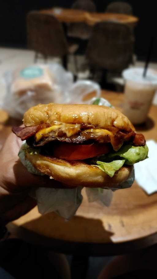 Burger Bangor Balikpapan Baru 9