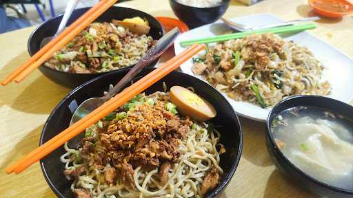 Mie Siantar 8