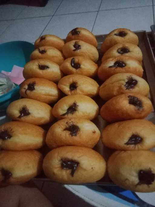 Toko Donat Terdekat ( B&B Cake ) 4