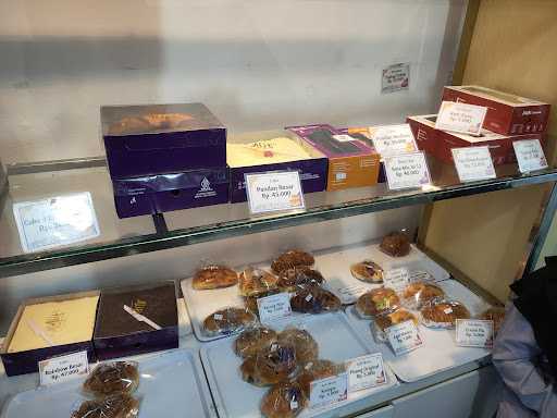 Alif’S Bakery N Cookies Cabang Kretek 6