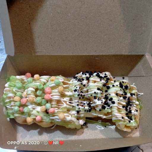 Kedai Donat Naury 9