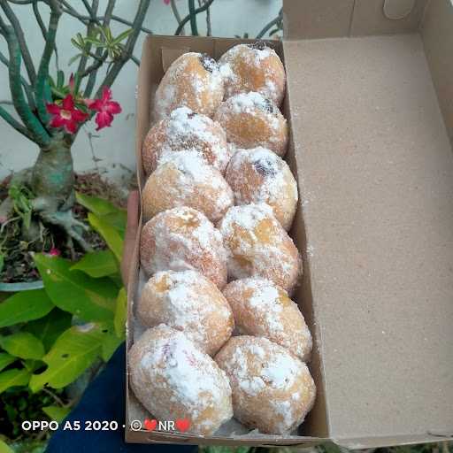 Kedai Donat Naury 6