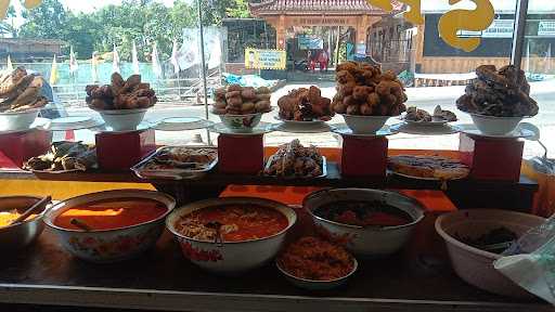 Warung Padang Saiyo Bana 1