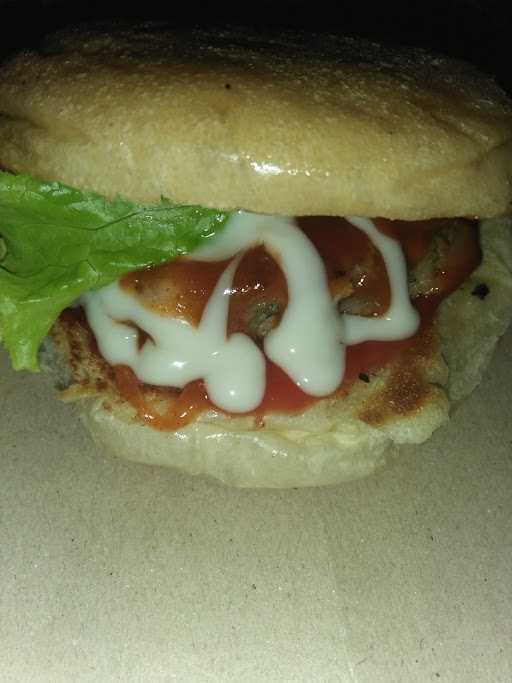 Khanza Burger 1