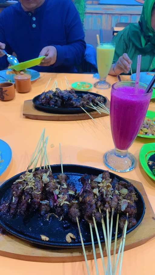 Kedai Sate Abah Budi 8