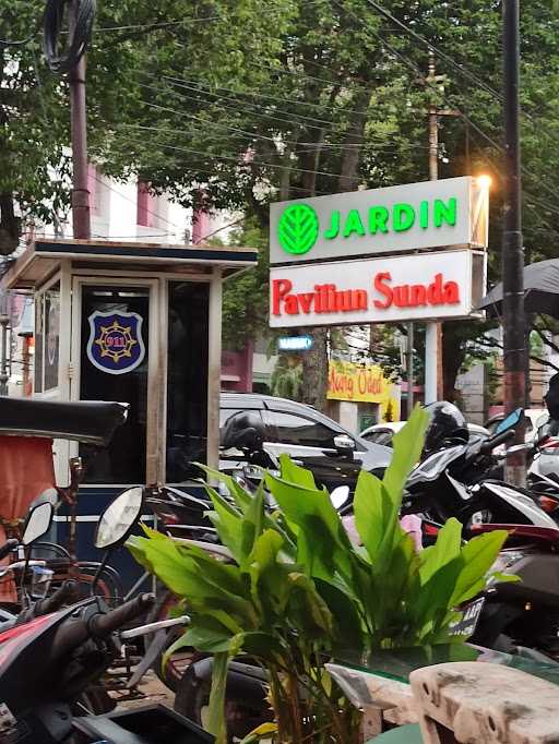 Jardin Cafe 1