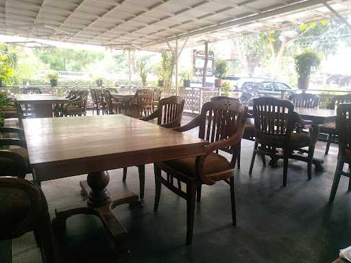 Cafe Riung Panyileukan 6