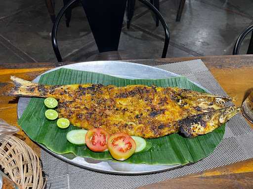 Ikan Bakar Tepi Laut 18 6