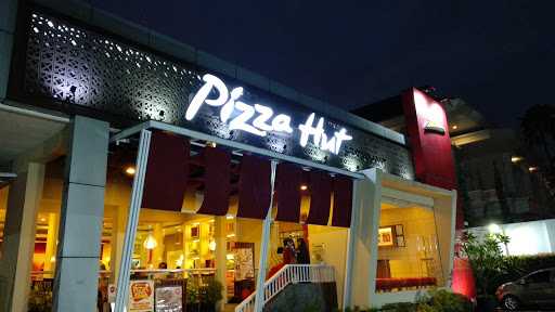 Pizza Hut Restaurant 1