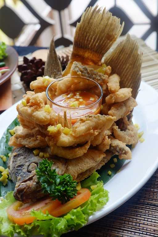 Tepian Rasa Live Seafood Bandung 4