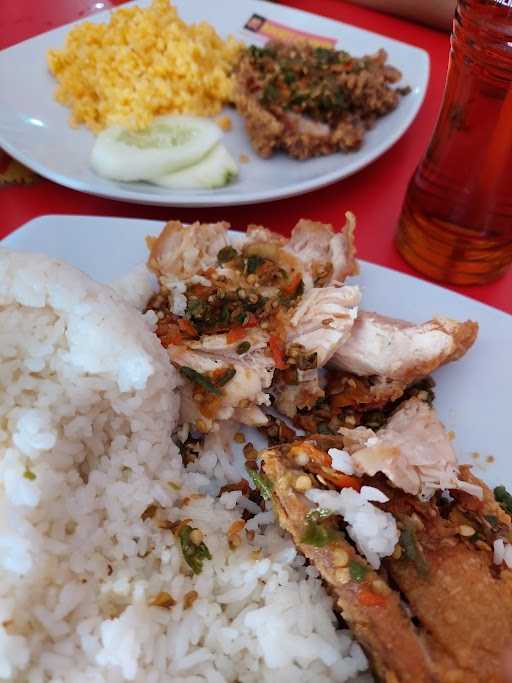 Rocket Chicken Bandungan 5