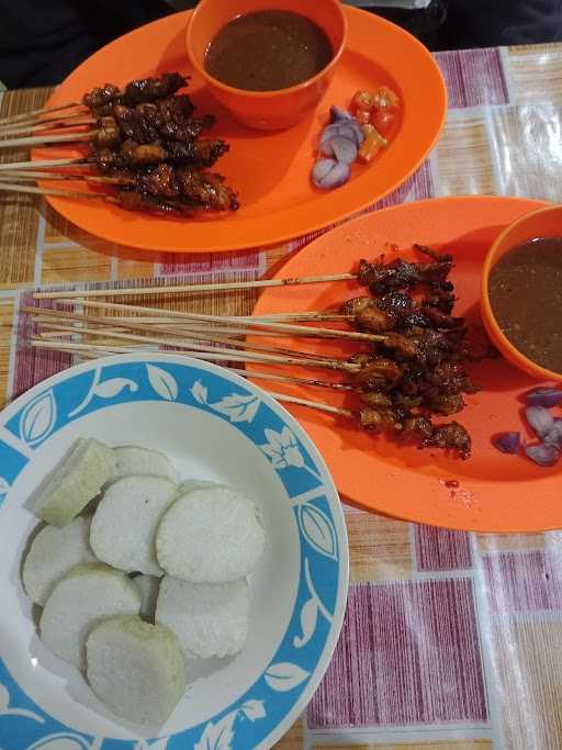 Sate Ayam Dan Kelinci Manteb 2